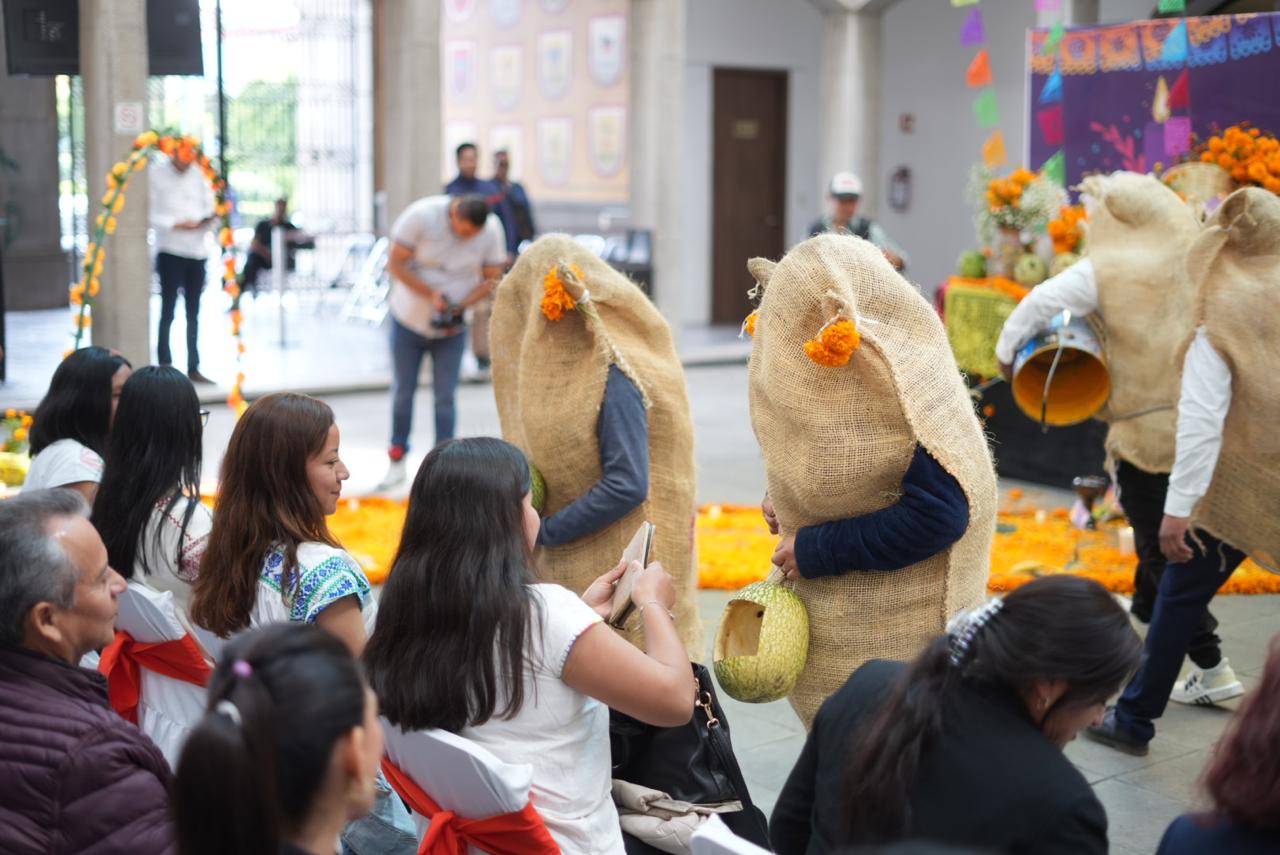 Presentan en el Congreso 'primera ofrenda' de Tetlanohcan